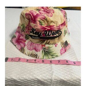 NWT KEY WEST FLORAL BUCKET HAT